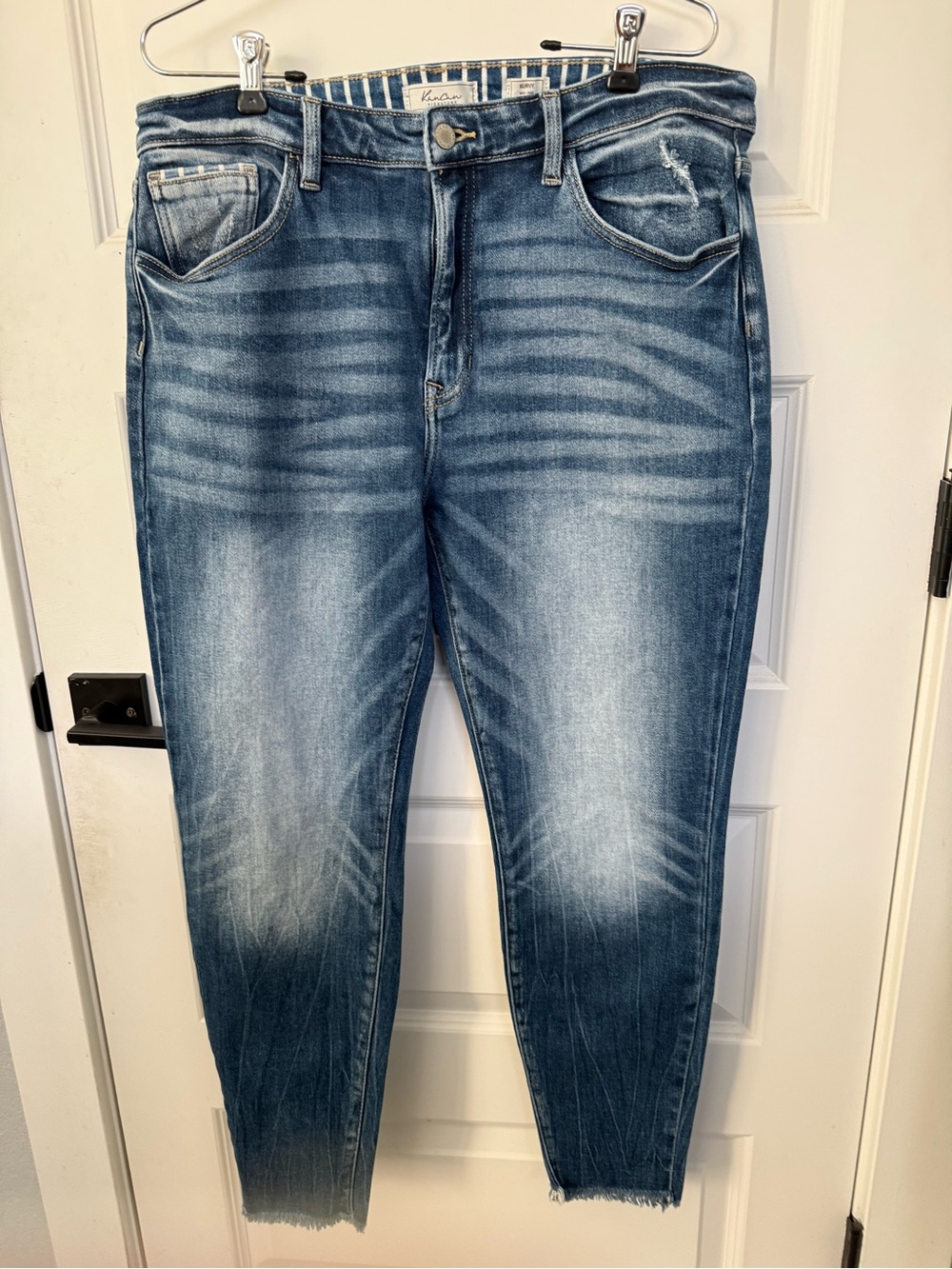 KanCan Blue Wash Ankle Crop Jeans